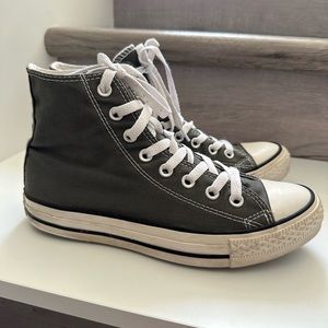 Converse Chuck Taylor All Star High top size women 8.5 mens 6.5